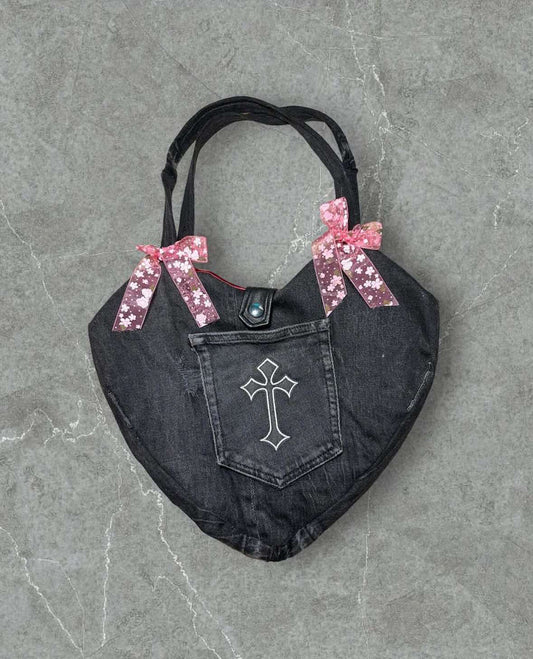 “The black heart” bag